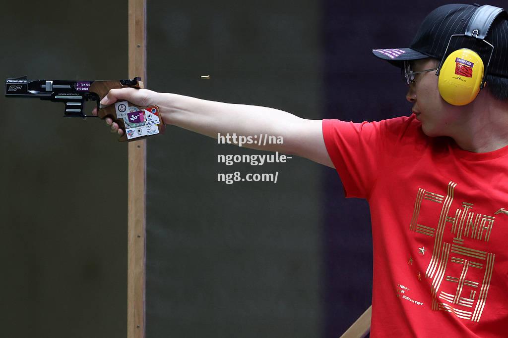 印度男子射击选手在米手枪获得个人金牌